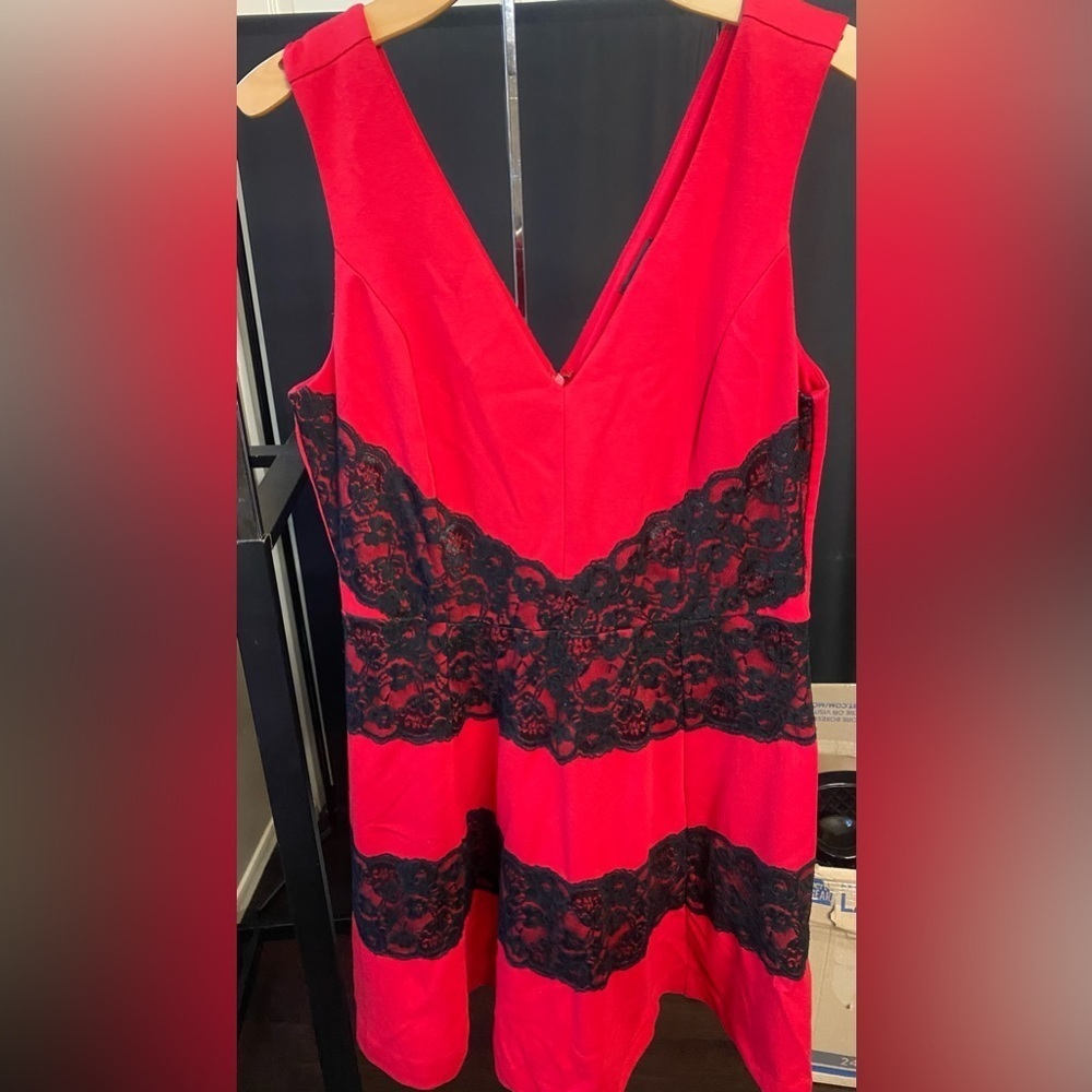 ‼️RED VNECK DRESS‼️ - Picture 2 of 5